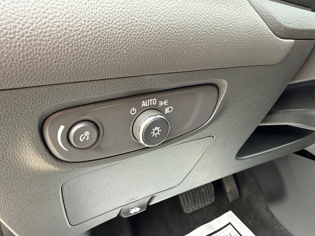 Used 2024 Buick Encore GX Preferred AWD/4WD image 21