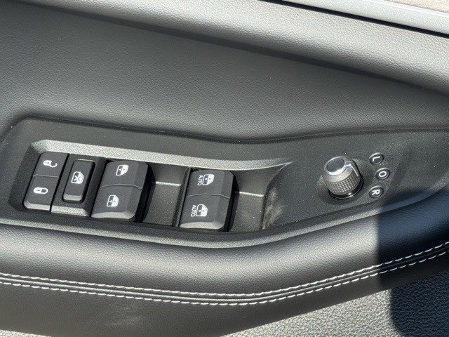 New 2025 Jeep Grand Cherokee Limited image 11