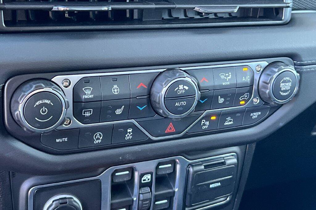 New 2026 Jeep Gladiator Rubicon w/ Safety Group AWD/4WD image 19