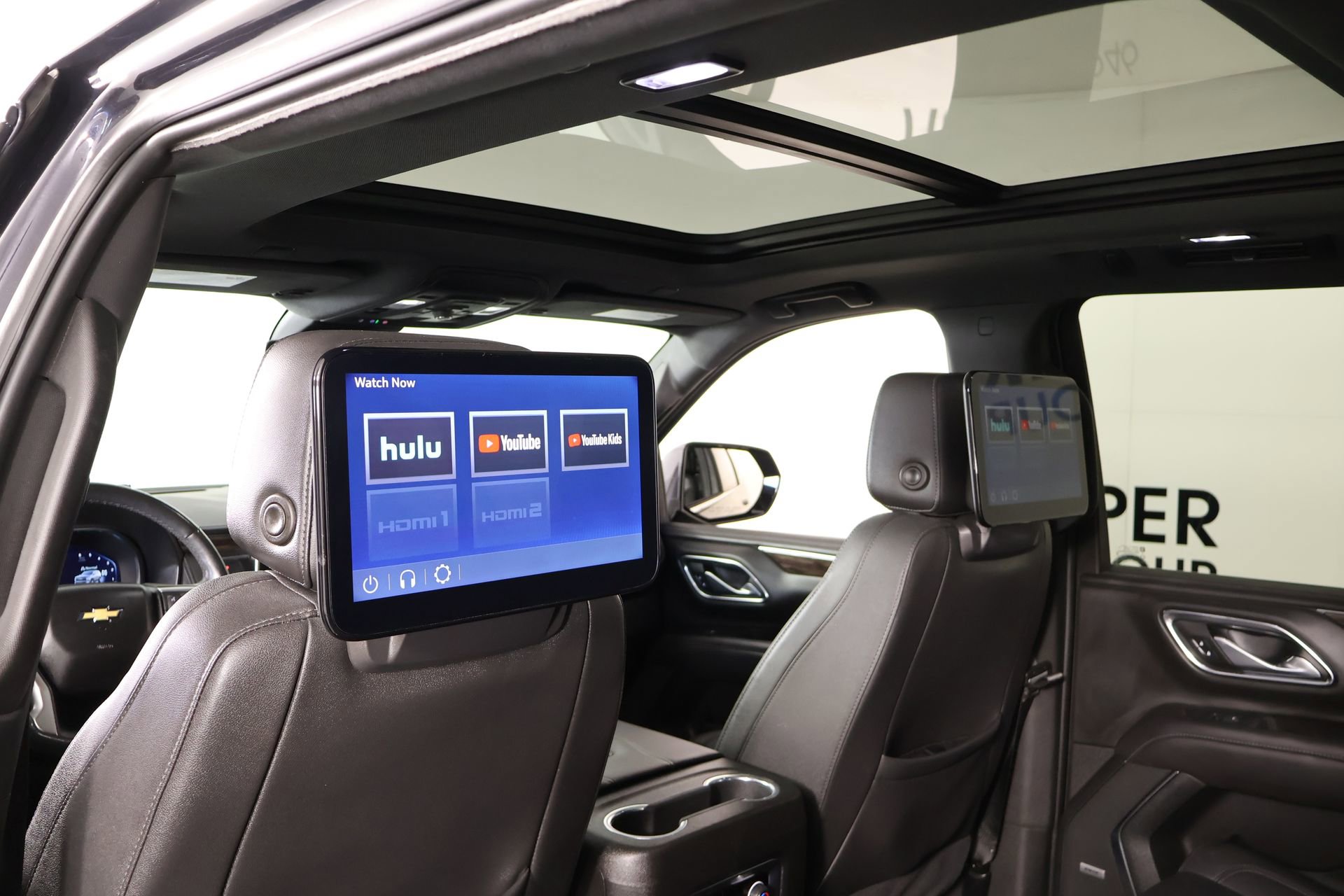 Used 2023 Chevrolet Suburban LT w/ Luxury Package image 16