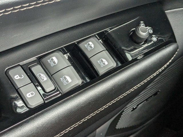 Certified 2023 Jeep Wagoneer Series II w/ Convenience Group I RWD image 22