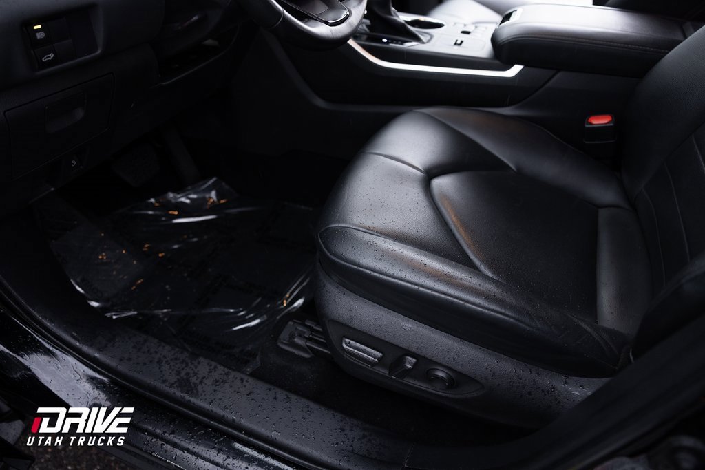 Used 2023 Toyota Highlander XLE image 31