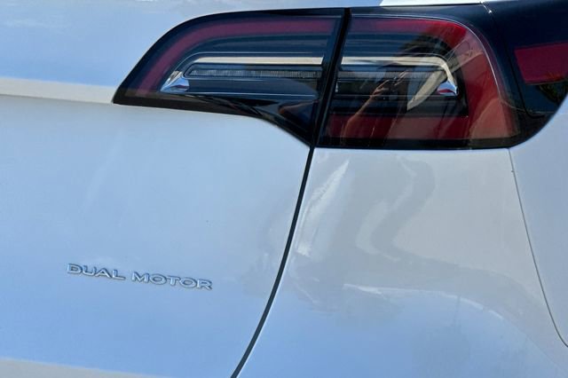 Used 2023 Tesla Model Y Long Range AWD/4WD image 31