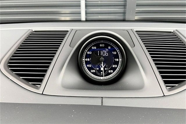 New 2025 Porsche Macan image 30