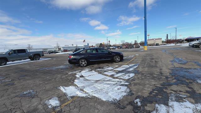 Used 2017 Buick LaCrosse Preferred image 3