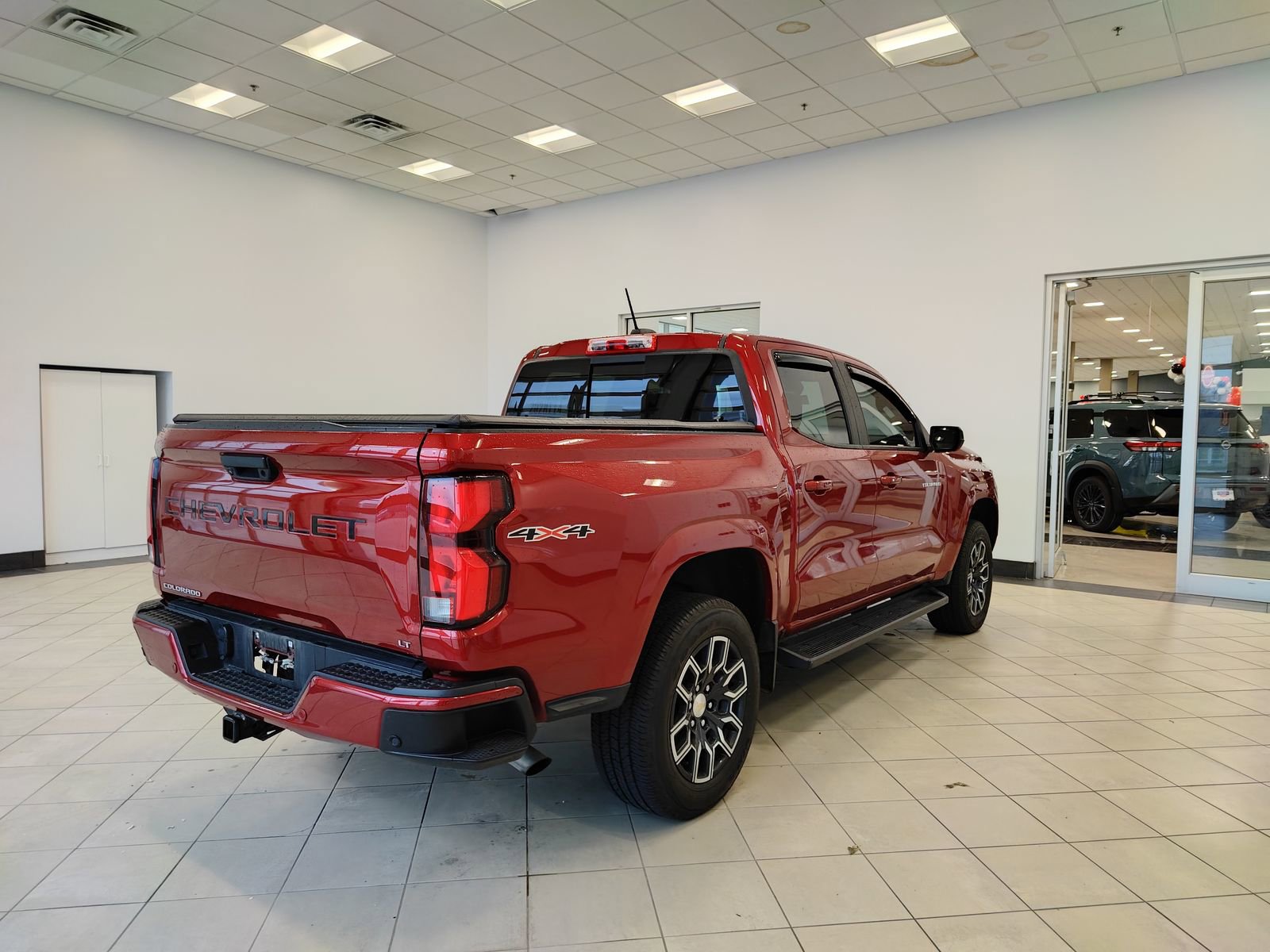 Used 2023 Chevrolet Colorado LT w/ LT Convenience Package III image 6