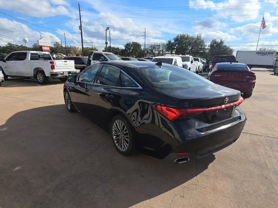 Used 2019 Toyota Avalon Limited image 6