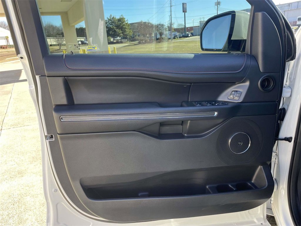 Used 2023 Ford Expedition Max Limited image 15