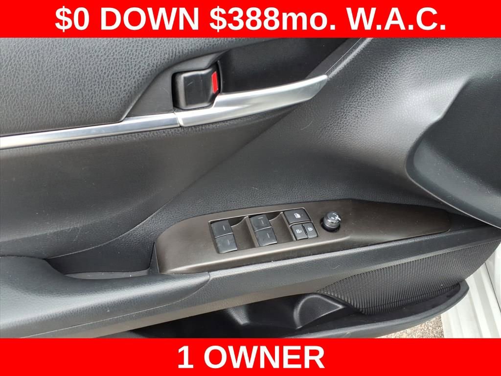 Used 2024 Toyota Camry SE image 11