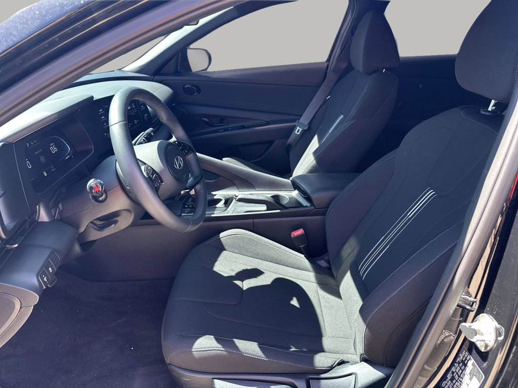 Used 2025 Hyundai Elantra Sport image 10