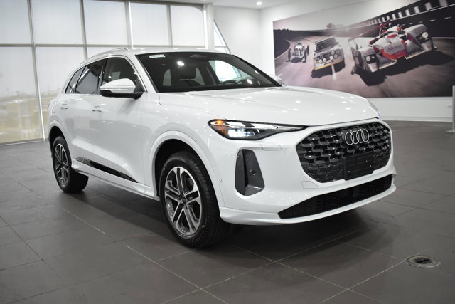 Used 2025 Audi Q5 Premium w/ Convenience Package AWD/4WD image 5
