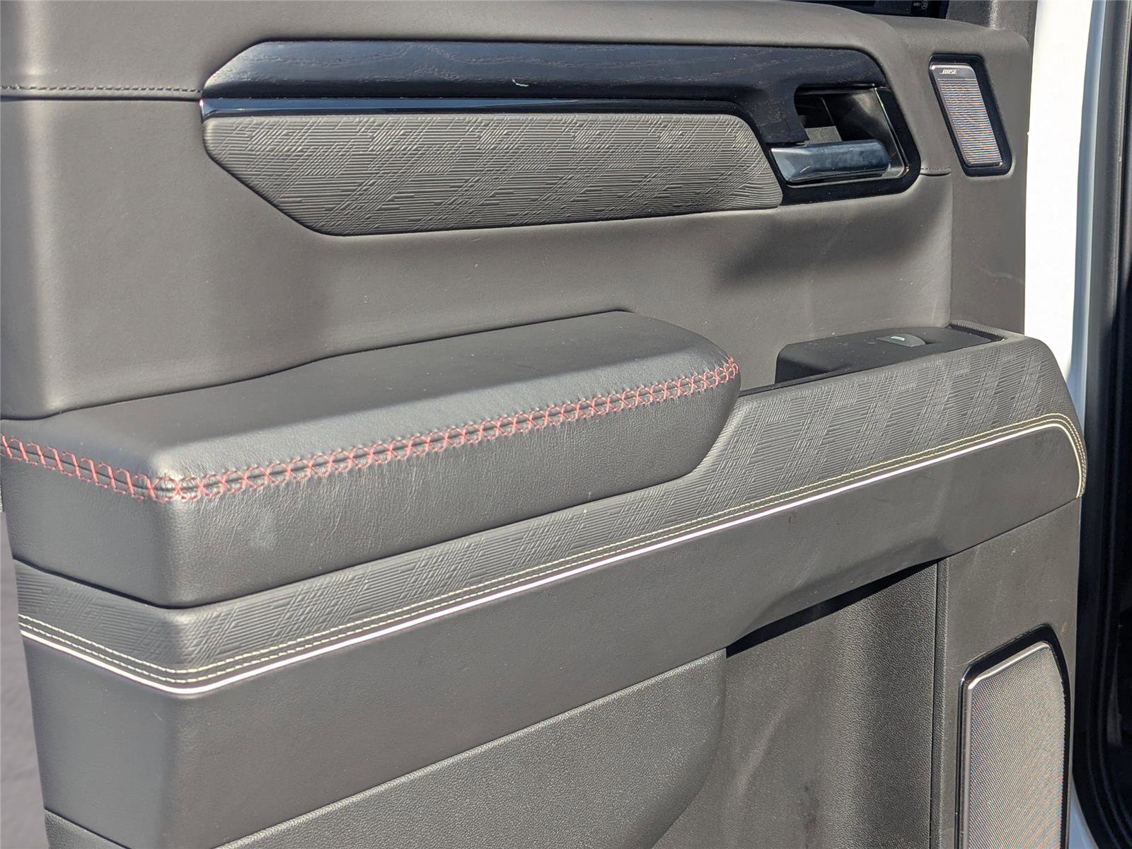 Used 2022 GMC Sierra 1500 AT4X image 13