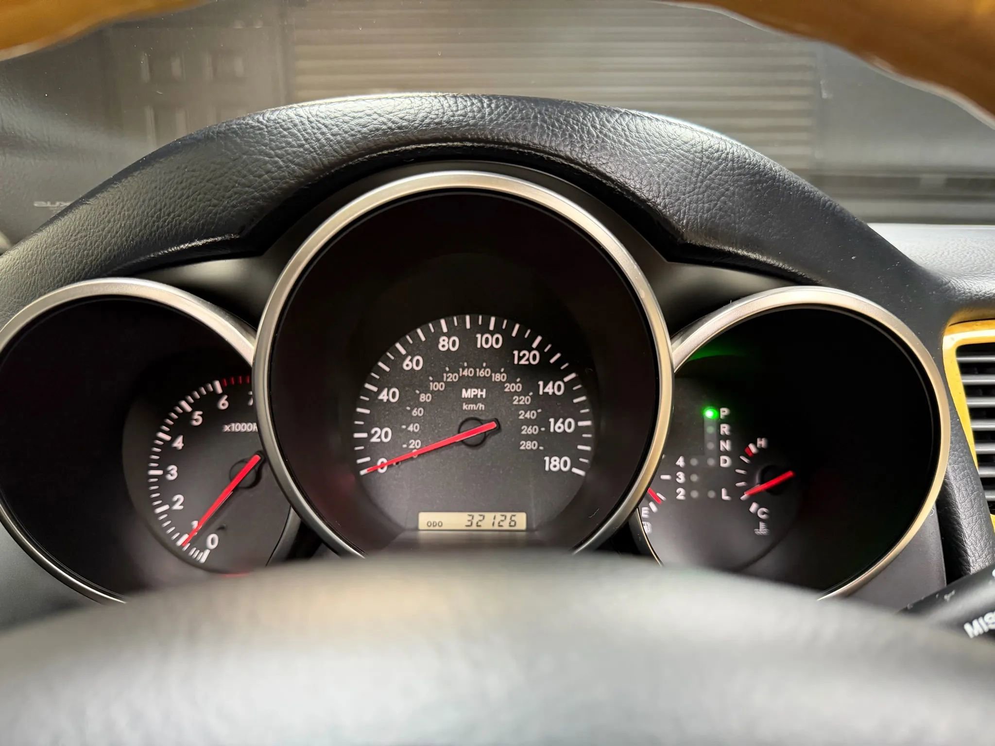 Used 2004 Lexus SC 430 Convertible image 32