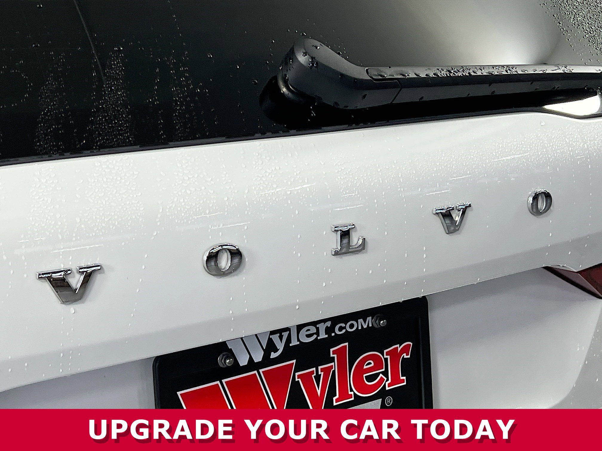 Used 2025 Volvo XC60 T8 Plus w/ Protection Package Premier image 33