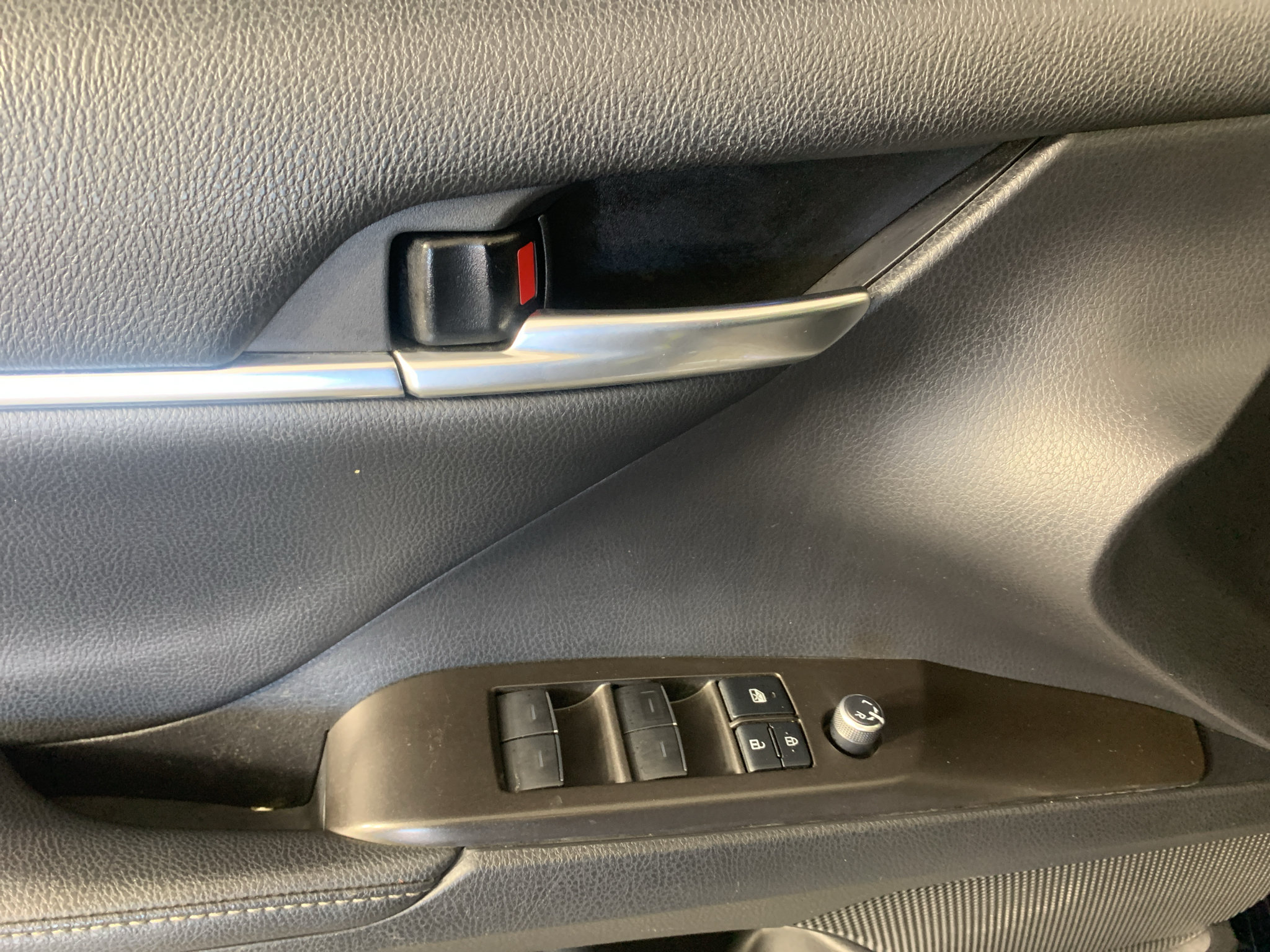 Used 2021 Toyota Camry XSE w/ Navigation Package FWD image 14