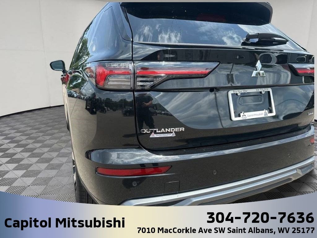New 2025 Mitsubishi Outlander SEL image 12