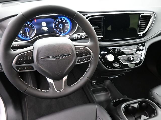 New 2026 Chrysler Pacifica Select image 41