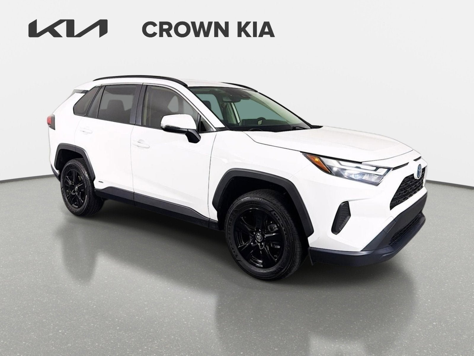 Used 2023 Toyota RAV4 XLE AWD/4WD image 4