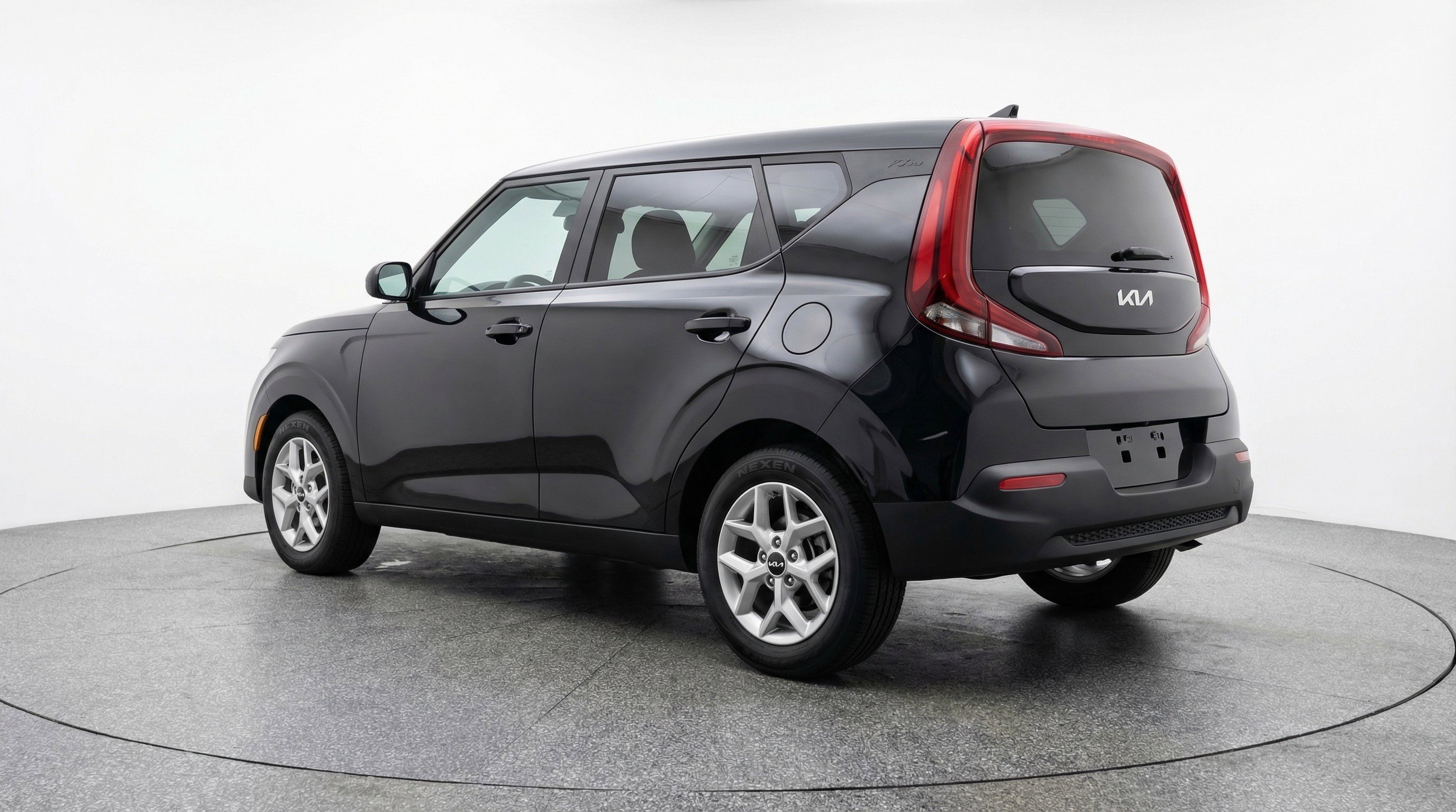 Used 2025 Kia Soul LX w/ LX Technology Package image 6
