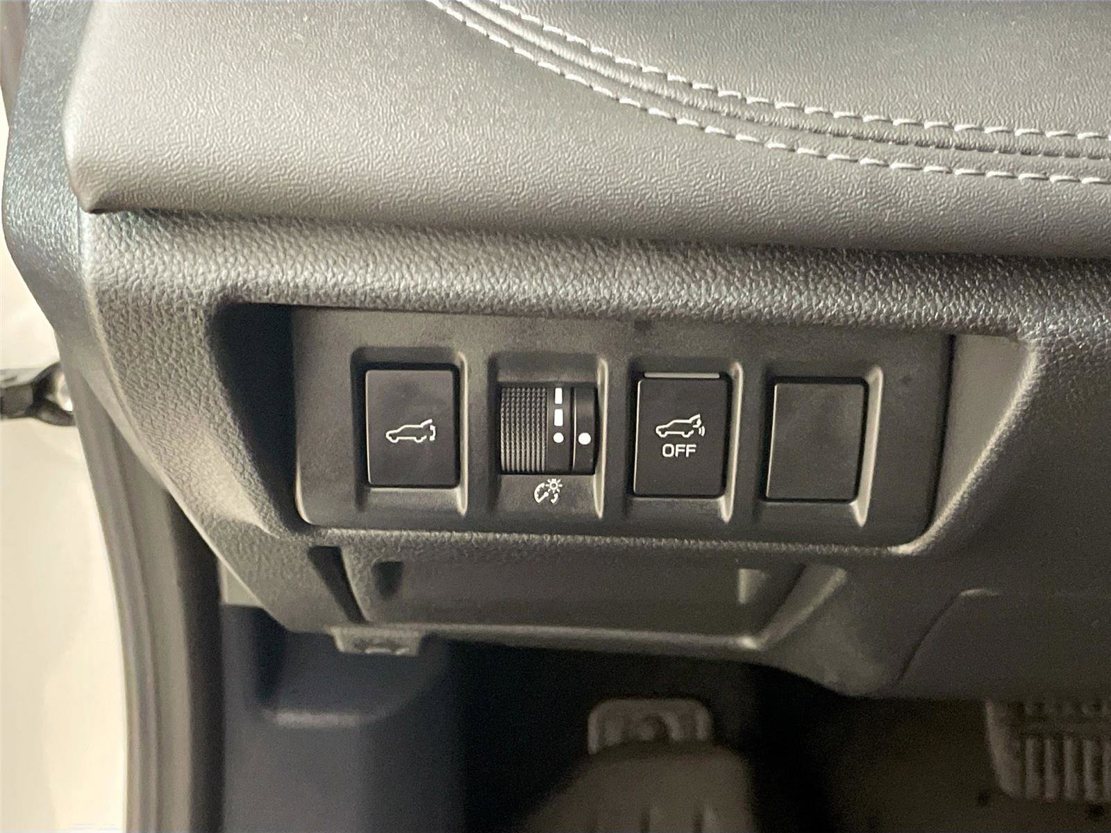 Used 2020 Subaru Outback Touring w/ Popular Package #2 image 14