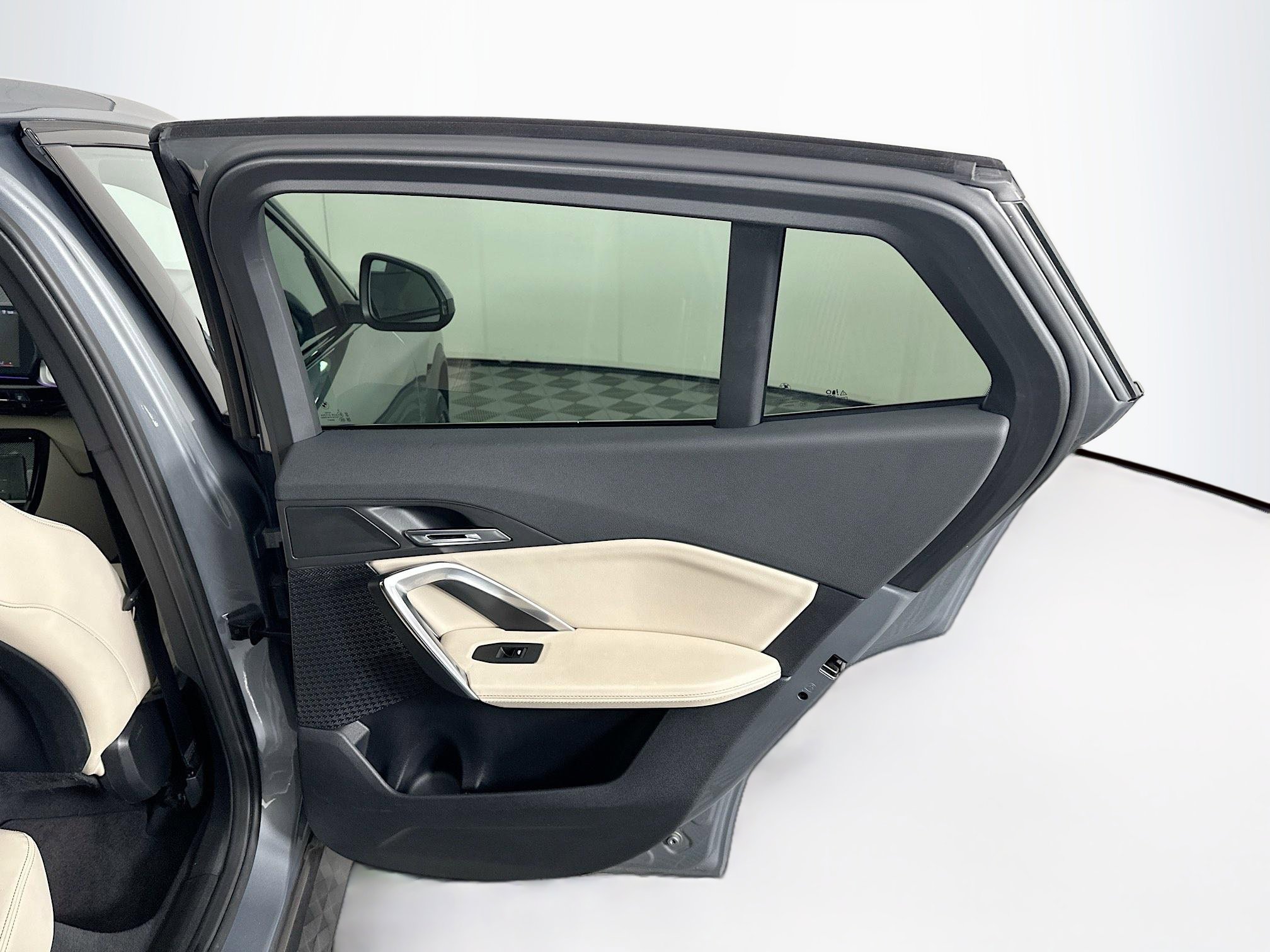 Used 2025 BMW X2 xDrive28i AWD/4WD image 30