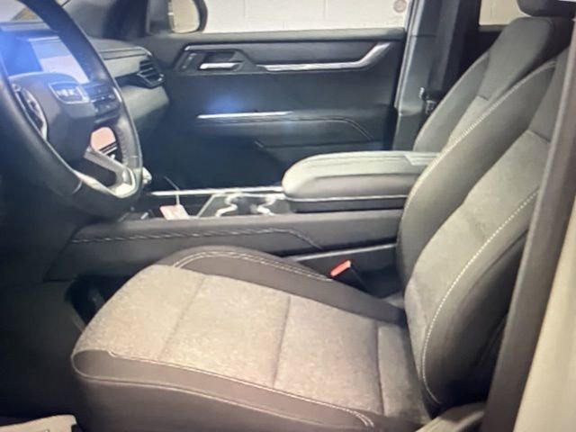 Used 2025 GMC Acadia Elevation image 8