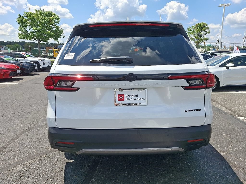 Certified 2025 Toyota Grand Highlander FWD image 5