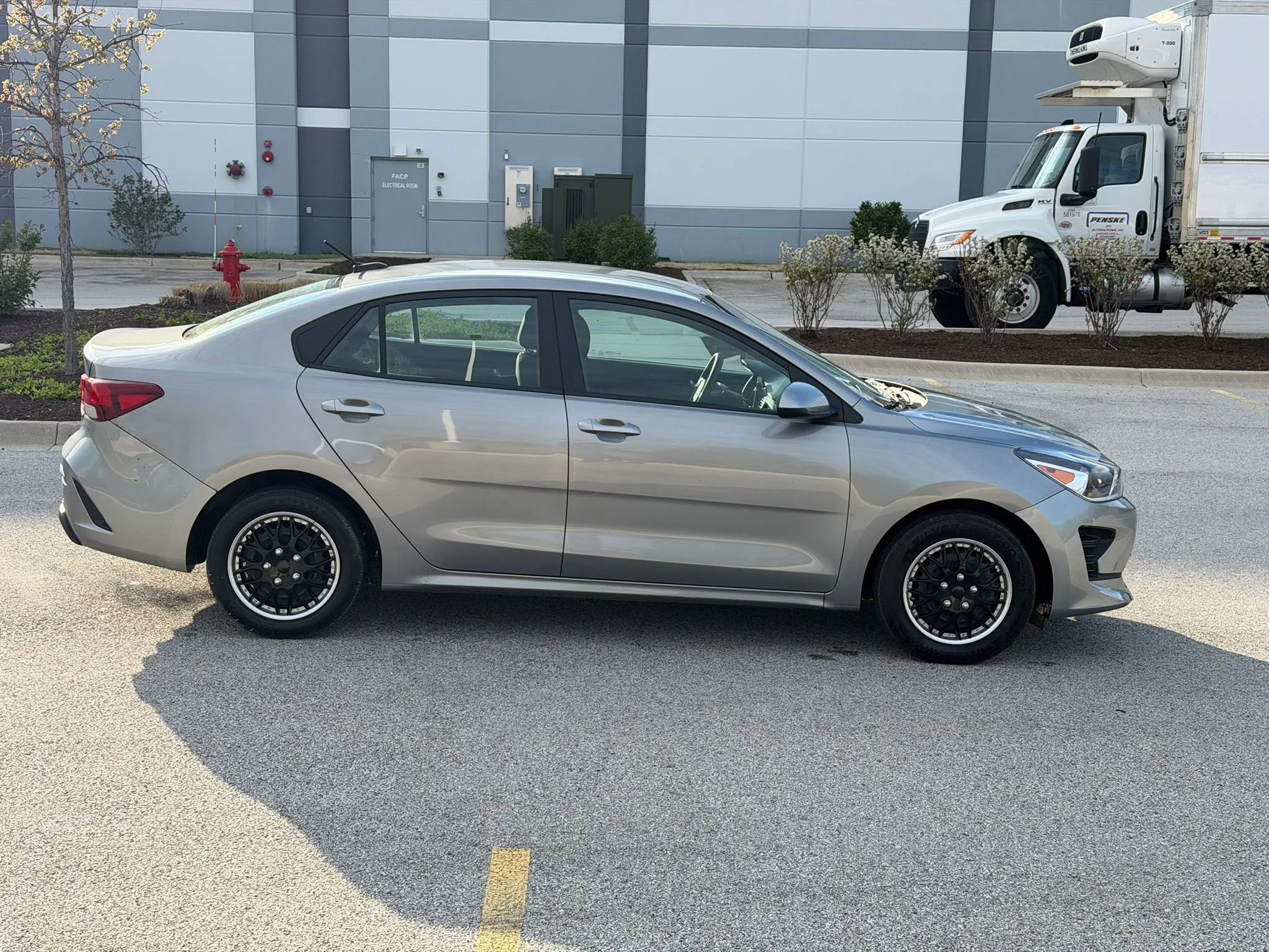 Used 2023 Kia Rio S FWD image 4