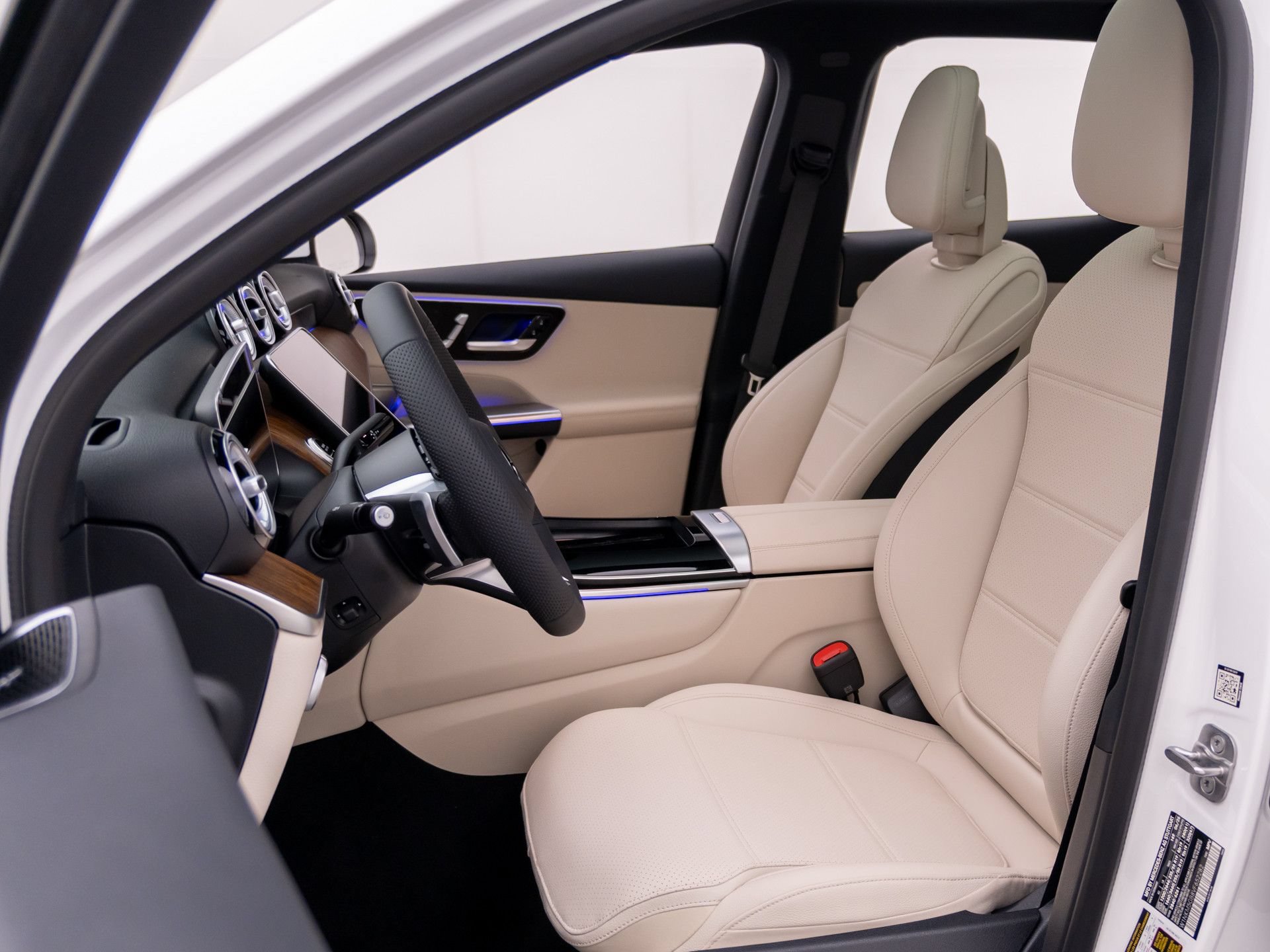 New 2027 Mercedes-Benz GLC 350e 4MATIC image 16