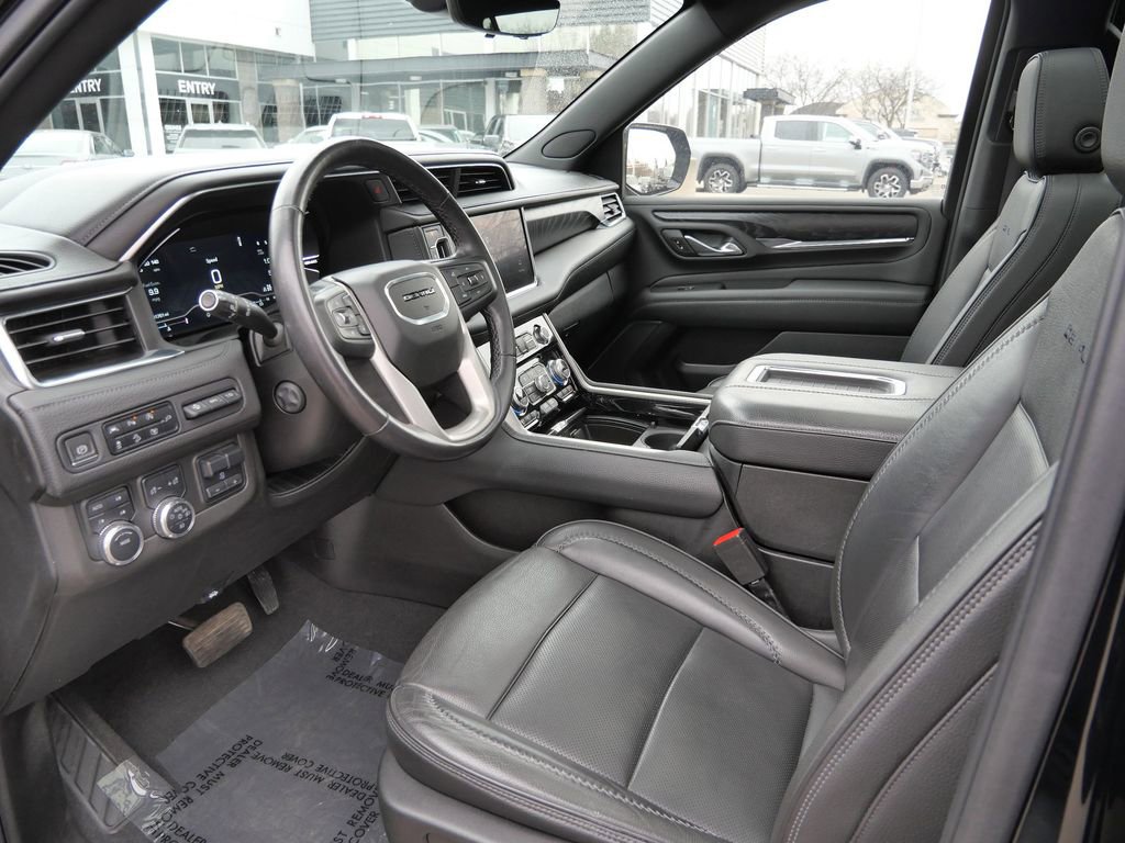 Used 2022 GMC Yukon Denali w/ Denali Premium Package image 33