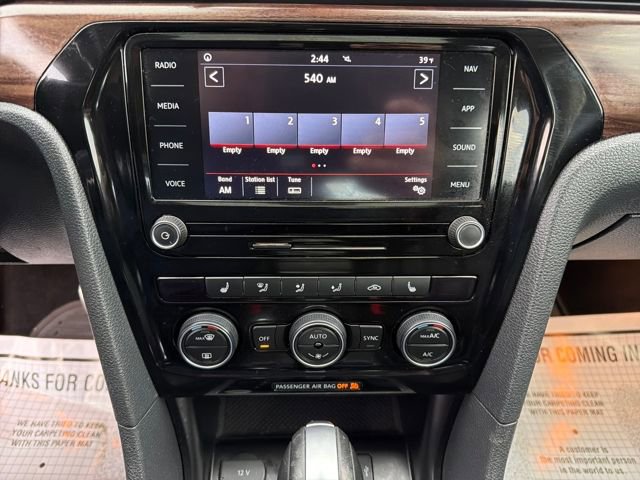 Used 2020 Volkswagen Passat 2.0T SEL image 17