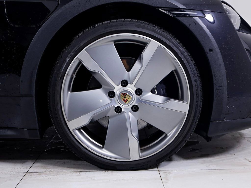 Certified 2024 Porsche Taycan 4 Cross Turismo w/ Premium Package image 23