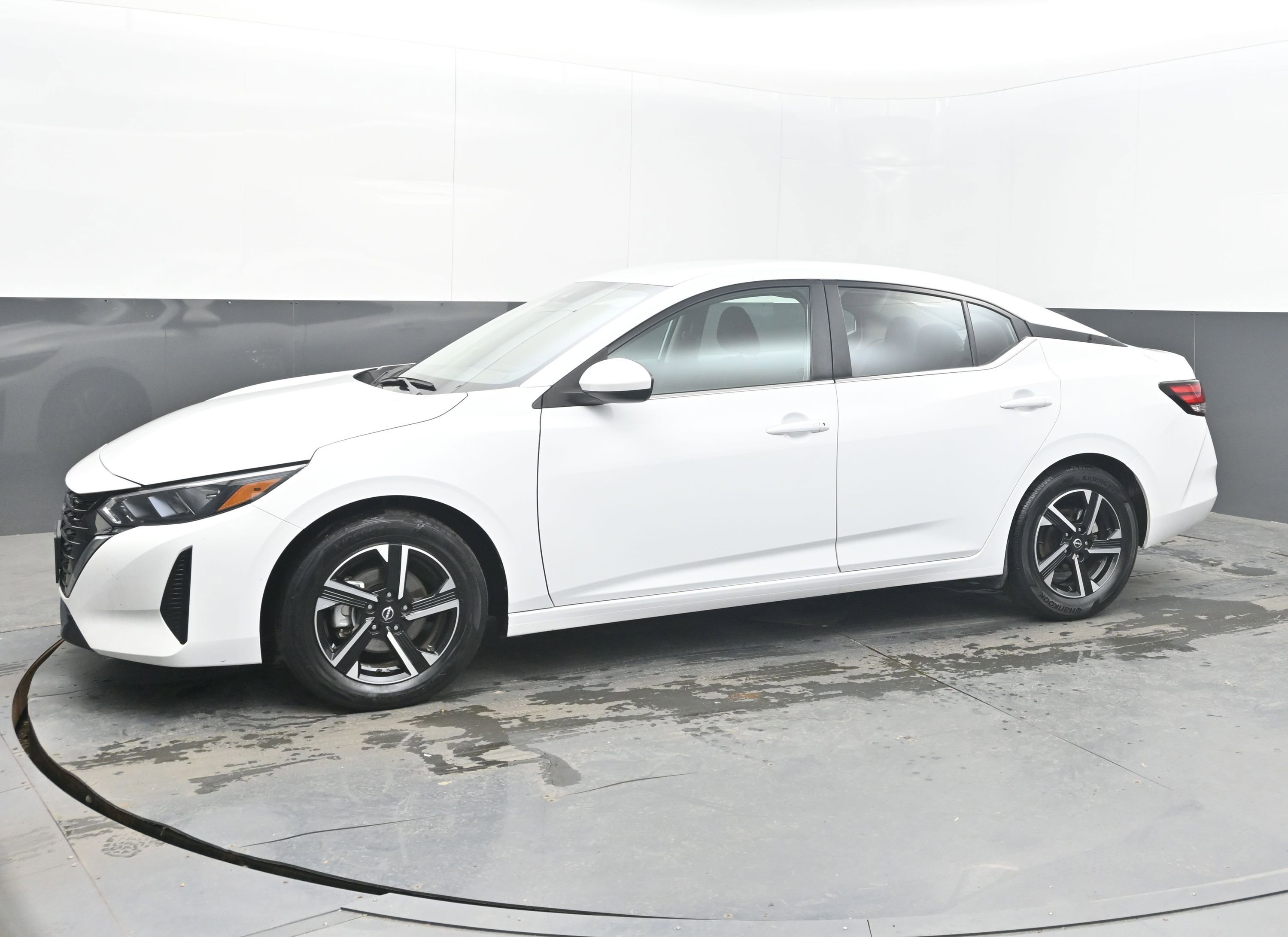 Used 2024 Nissan Sentra SV image 5