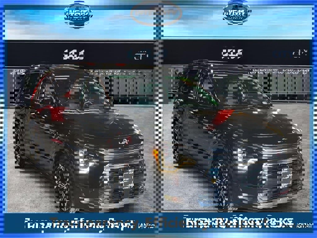 Used 2025 Kia Niro SX Touring