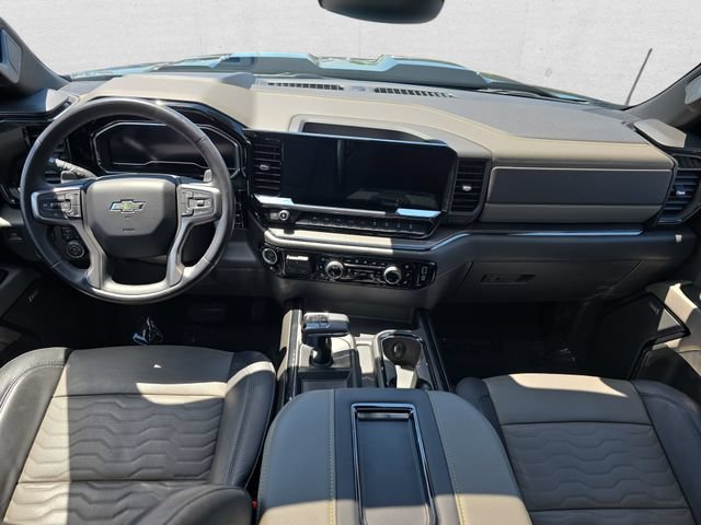 Used 2022 Chevrolet Silverado 1500 ZR2 w/ Technology Package AWD/4WD image 9