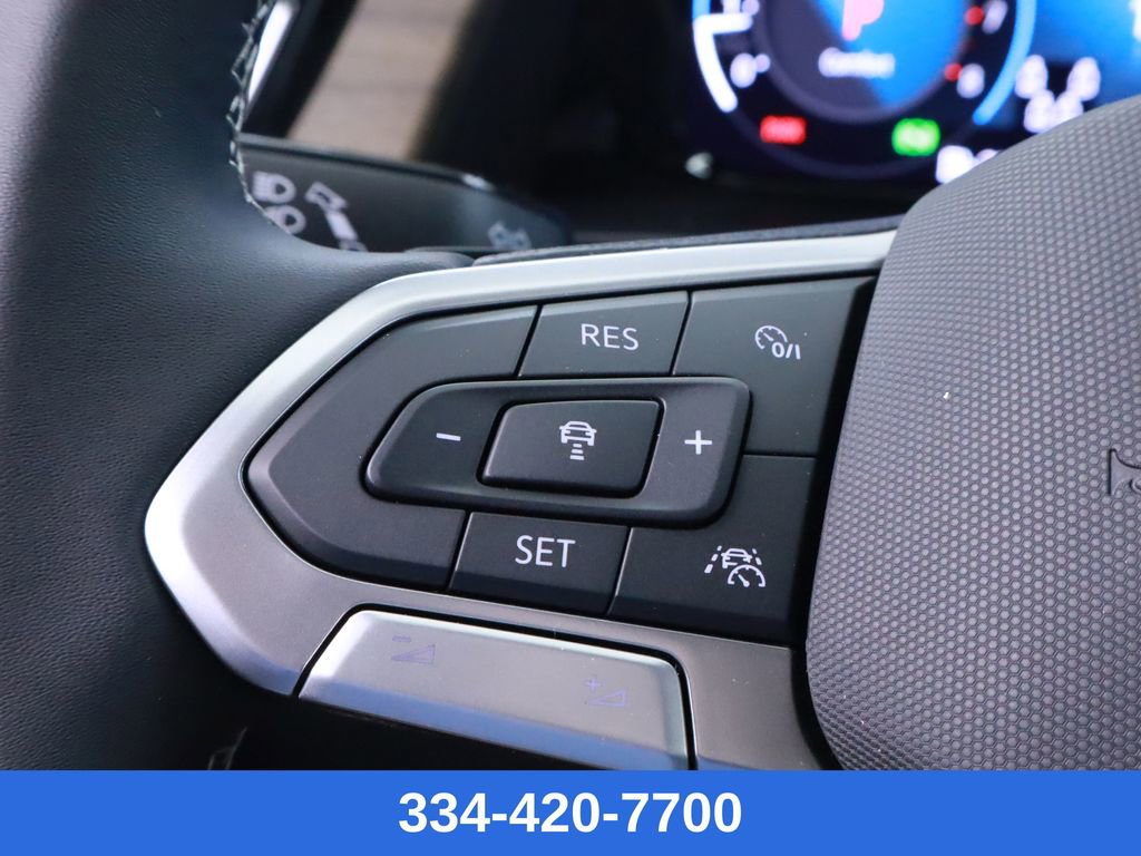 New 2025 Volkswagen Atlas SE w/ Black Wheel Package image 17