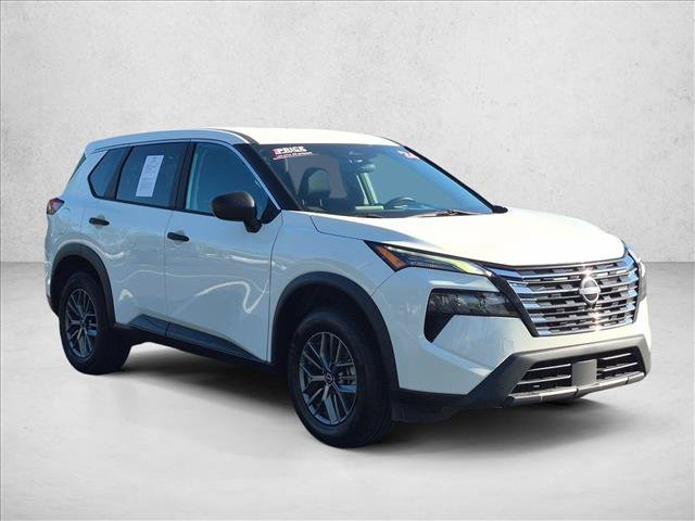 Used 2024 Nissan Rogue S FWD image 3