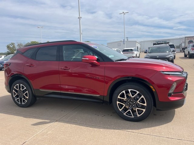 Used 2024 Chevrolet Blazer RS image 2