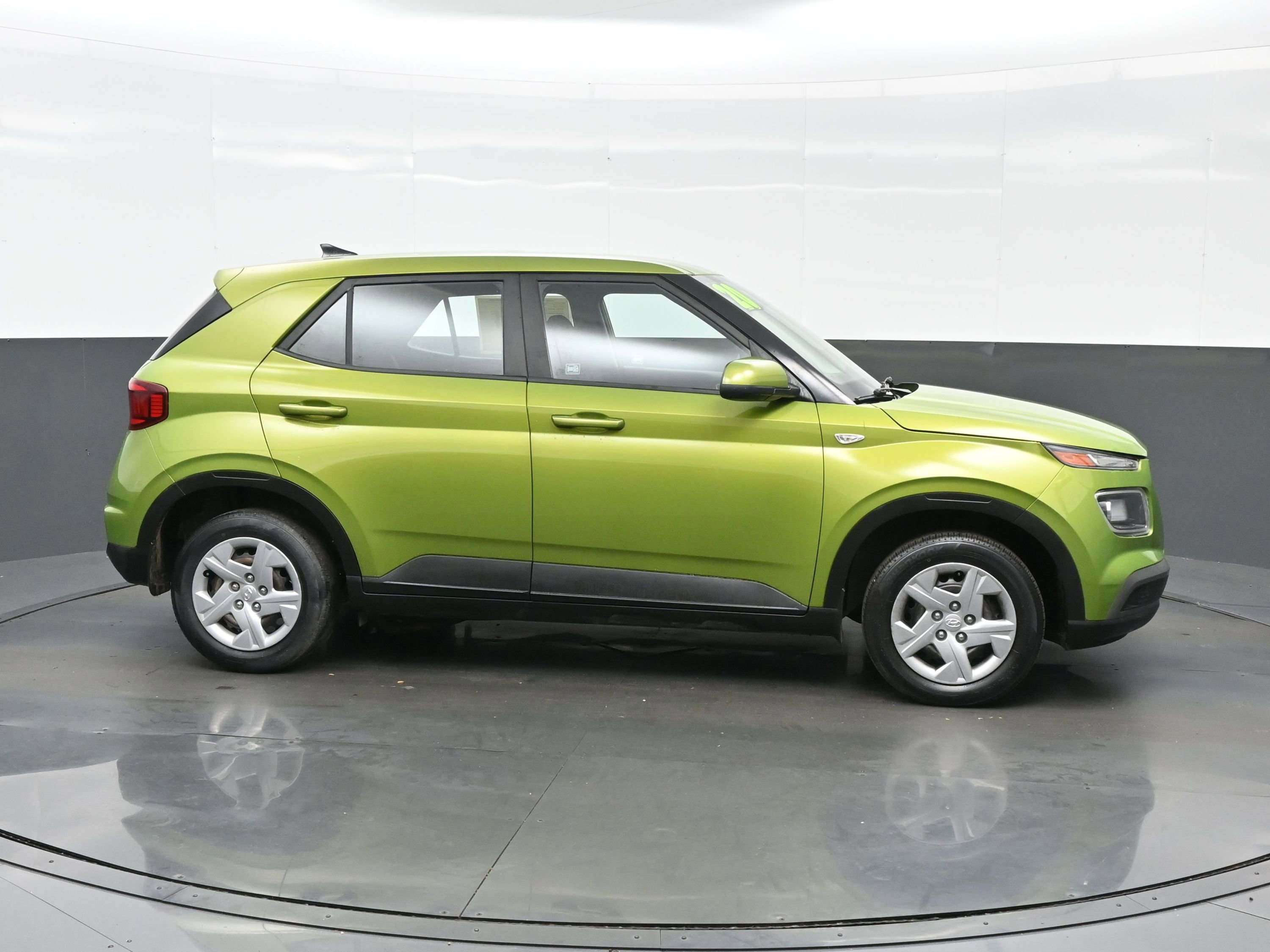 Used 2020 Hyundai Venue SE image 9