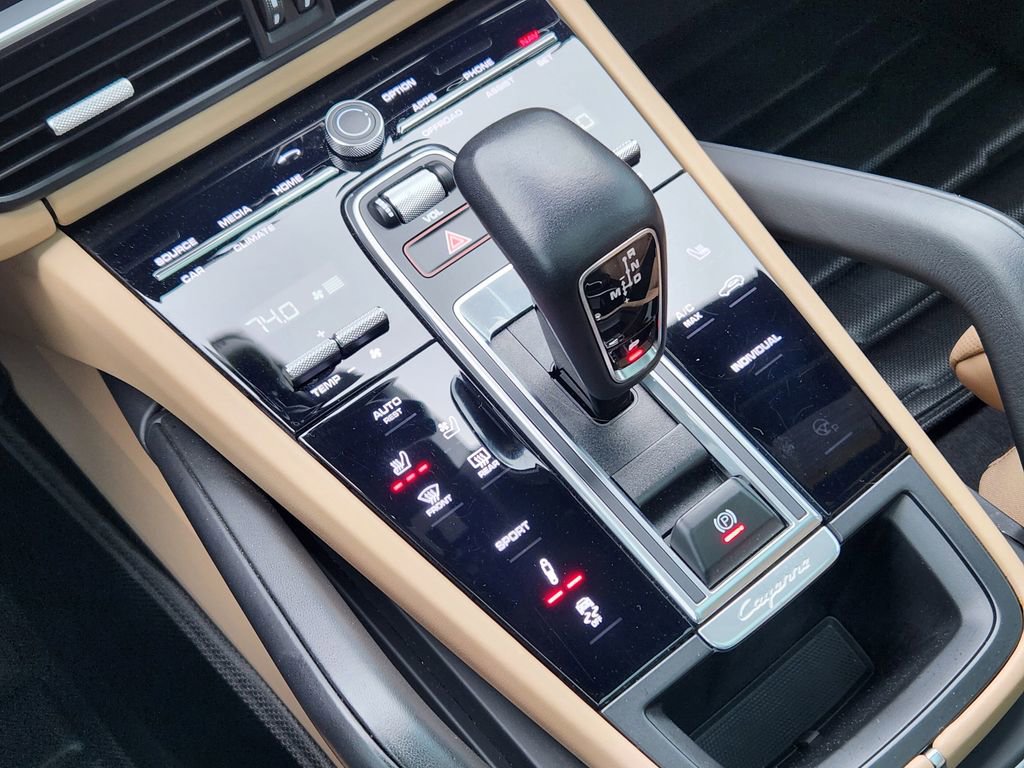 Used 2023 Porsche Cayenne Platinum Edition image 19