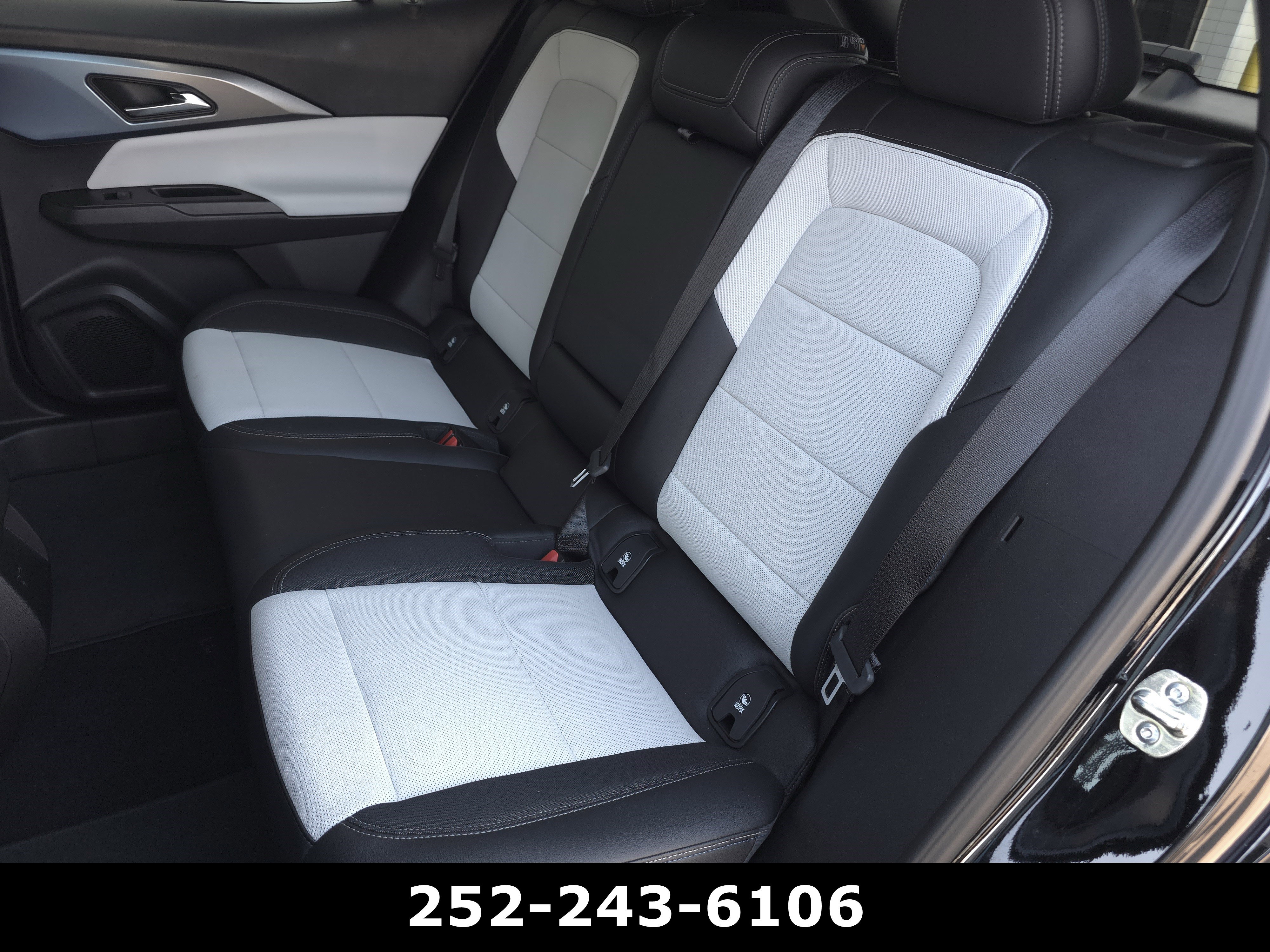 Used 2025 Chevrolet Equinox EV LT image 33