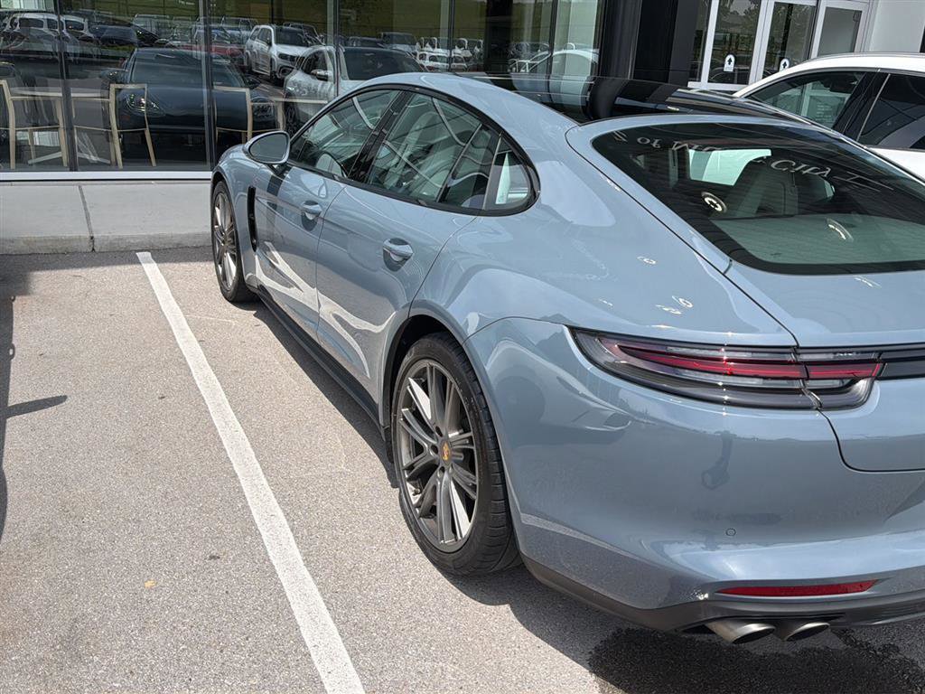 Used 2018 Porsche Panamera 4S AWD/4WD image 3