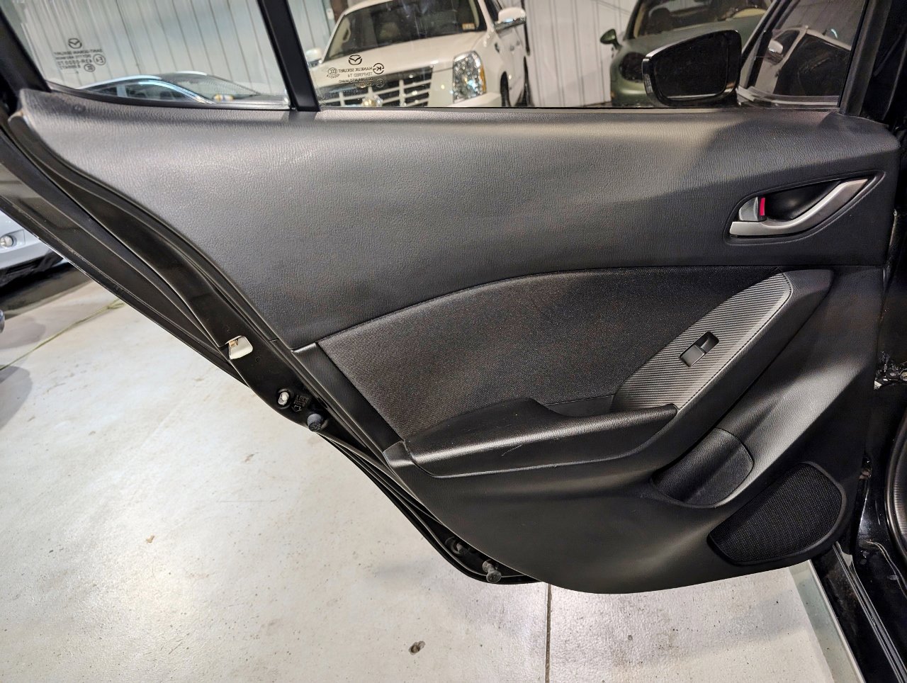 Used 2016 MAZDA MAZDA3 i Touring image 17