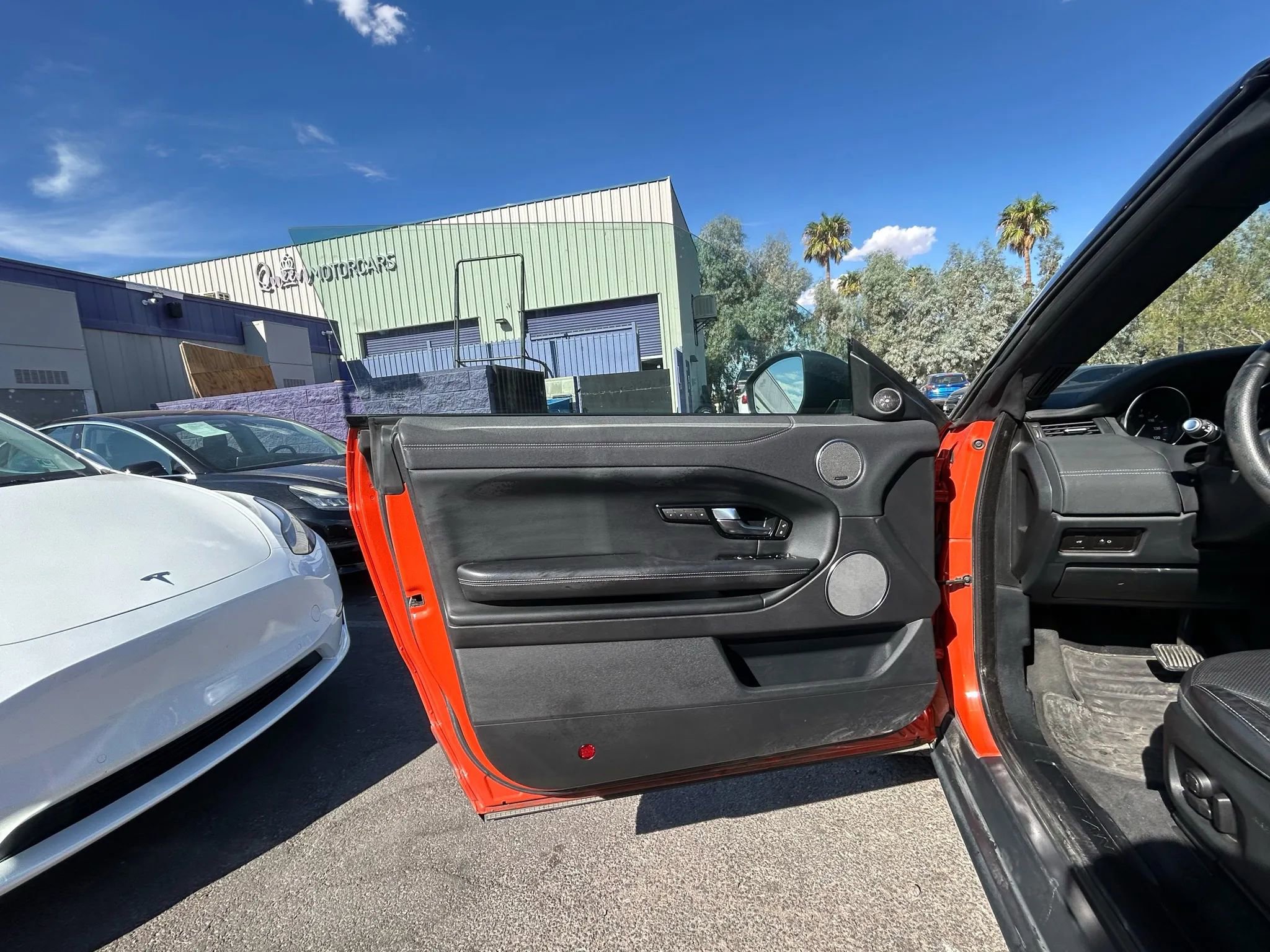 Used 2019 Land Rover Range Rover Evoque SE Dynamic image 8