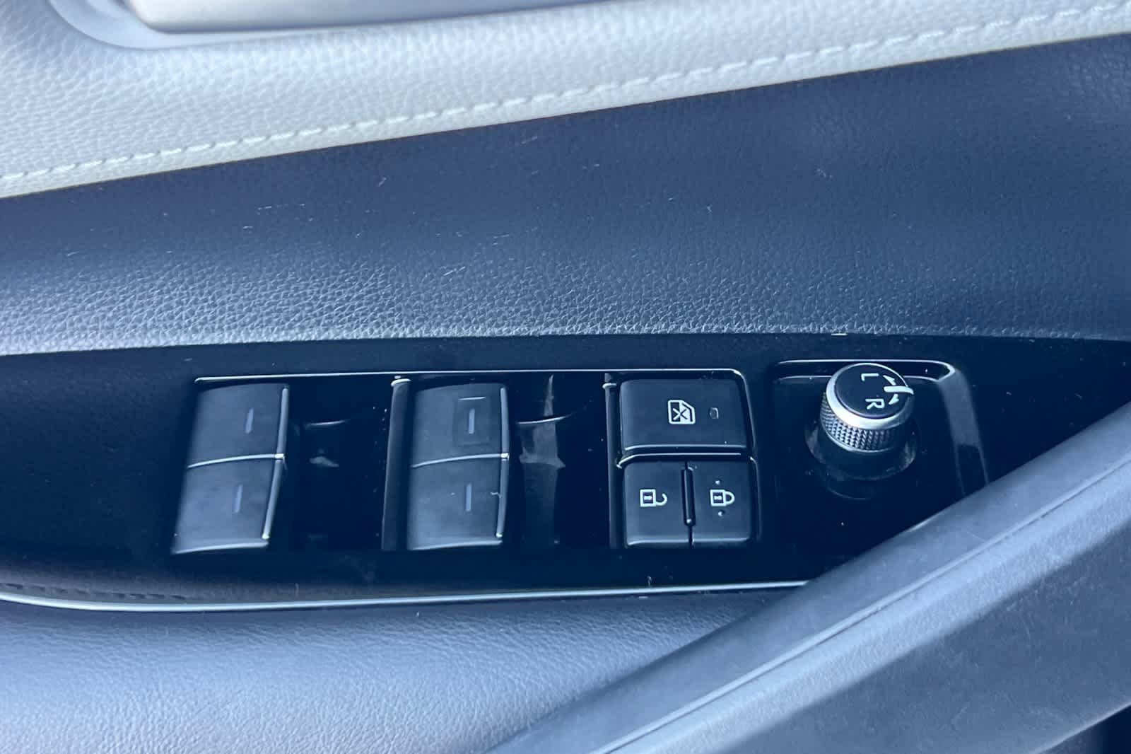 Used 2019 Toyota Corolla SE image 13