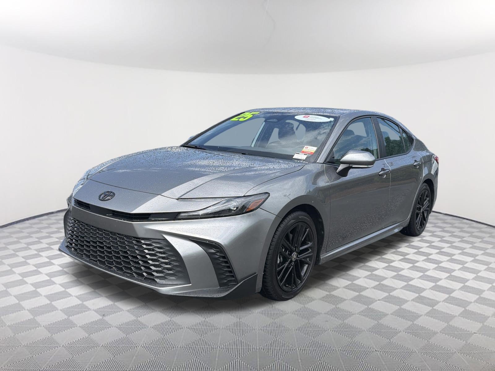 Certified 2025 Toyota Camry SE FWD image 3