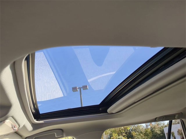 Used 2022 Toyota RAV4 XLE Premium image 20