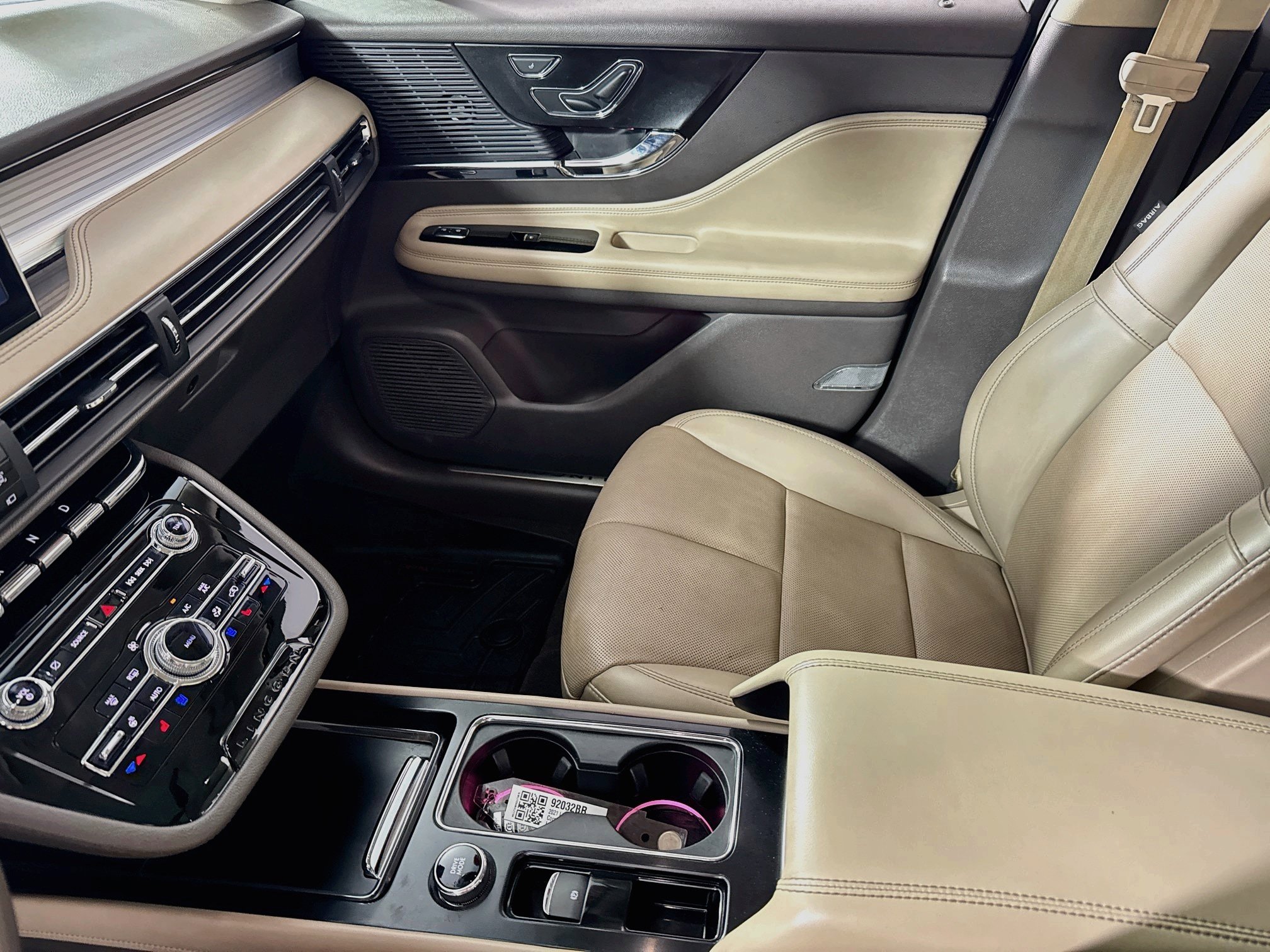 Used 2021 Lincoln Corsair AWD w/ Premium Package image 25