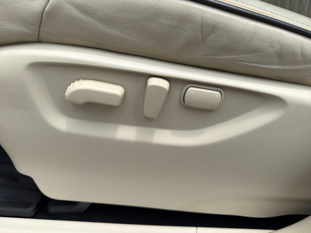 Used 2023 INFINITI QX80 Sensory w/ All-Season Package AWD/4WD image 19