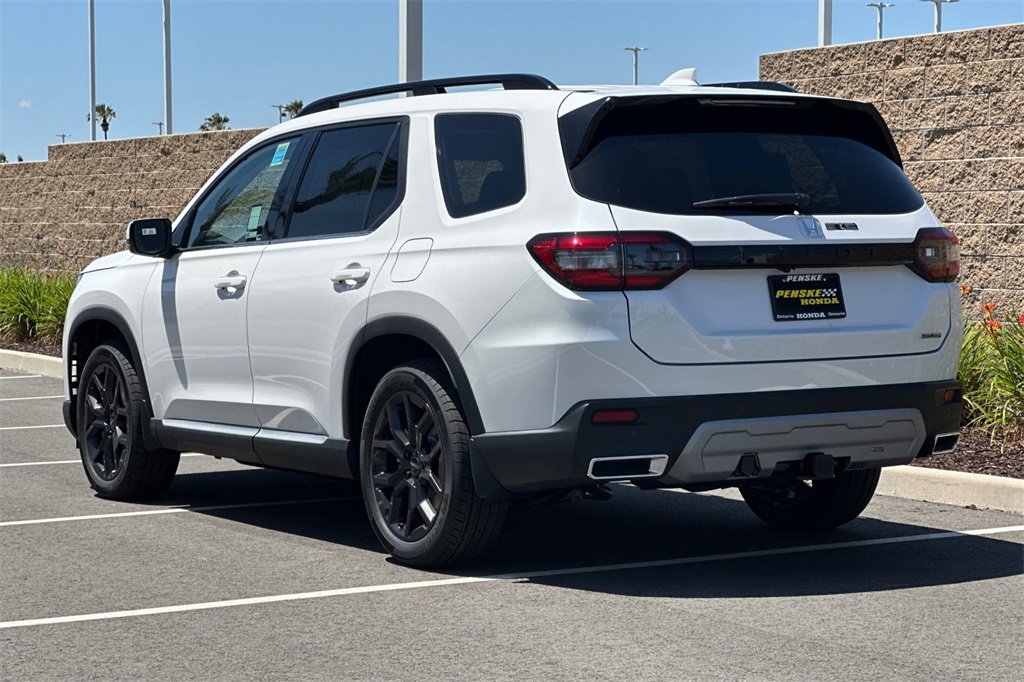 New 2025 Honda Pilot Touring image 6